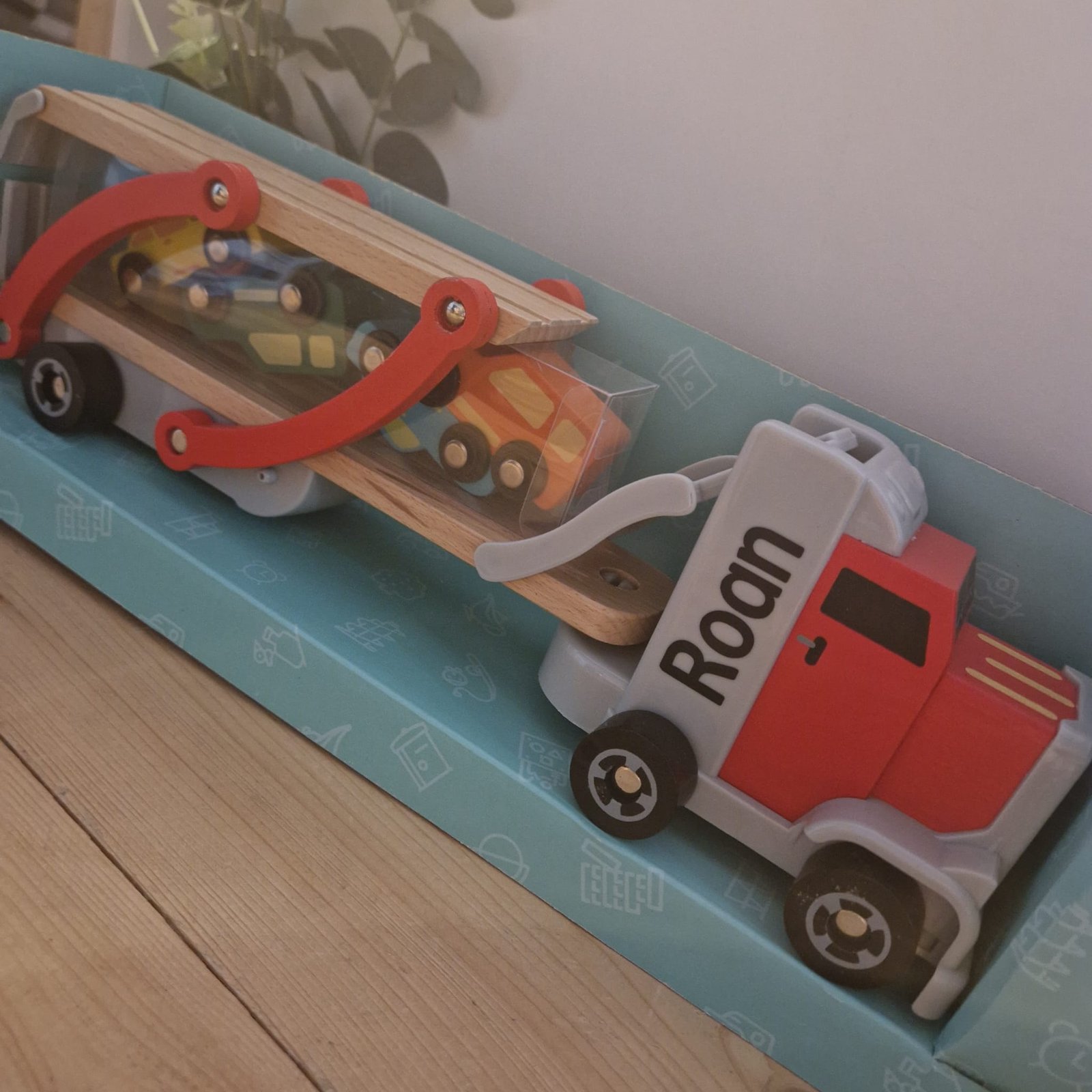 Houten Transporter met Auto's met naam