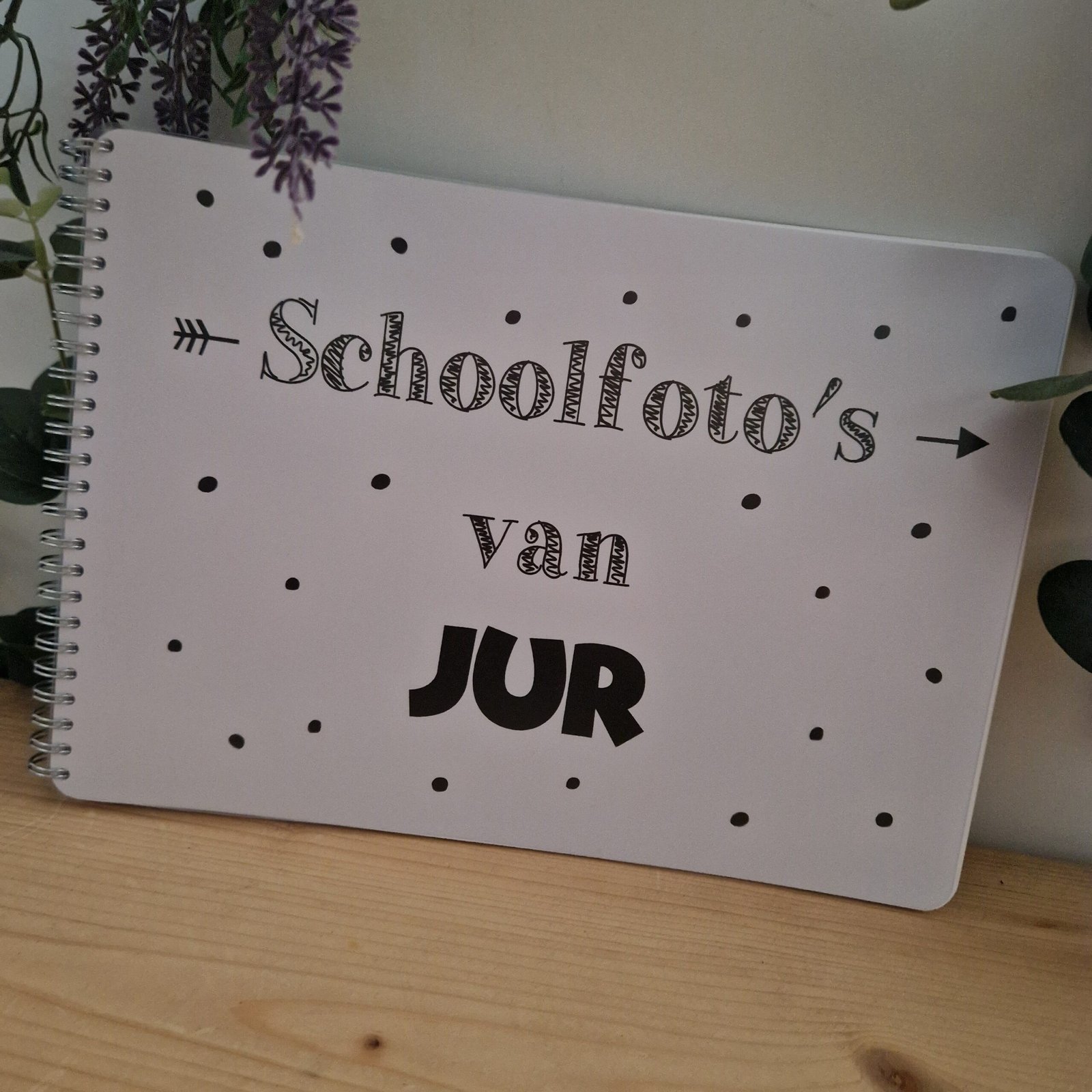 "Jouw Schooljaren in Beeld: Schoolfotoboek met Naam"