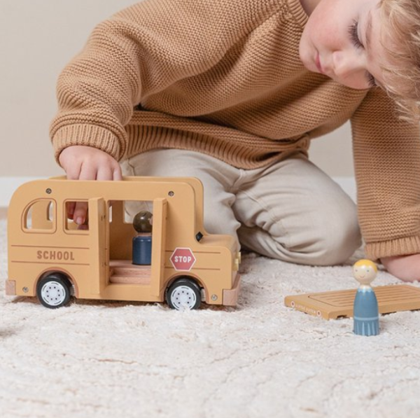 Little Dutch - Schoolbus met poppetjes FSC (4)