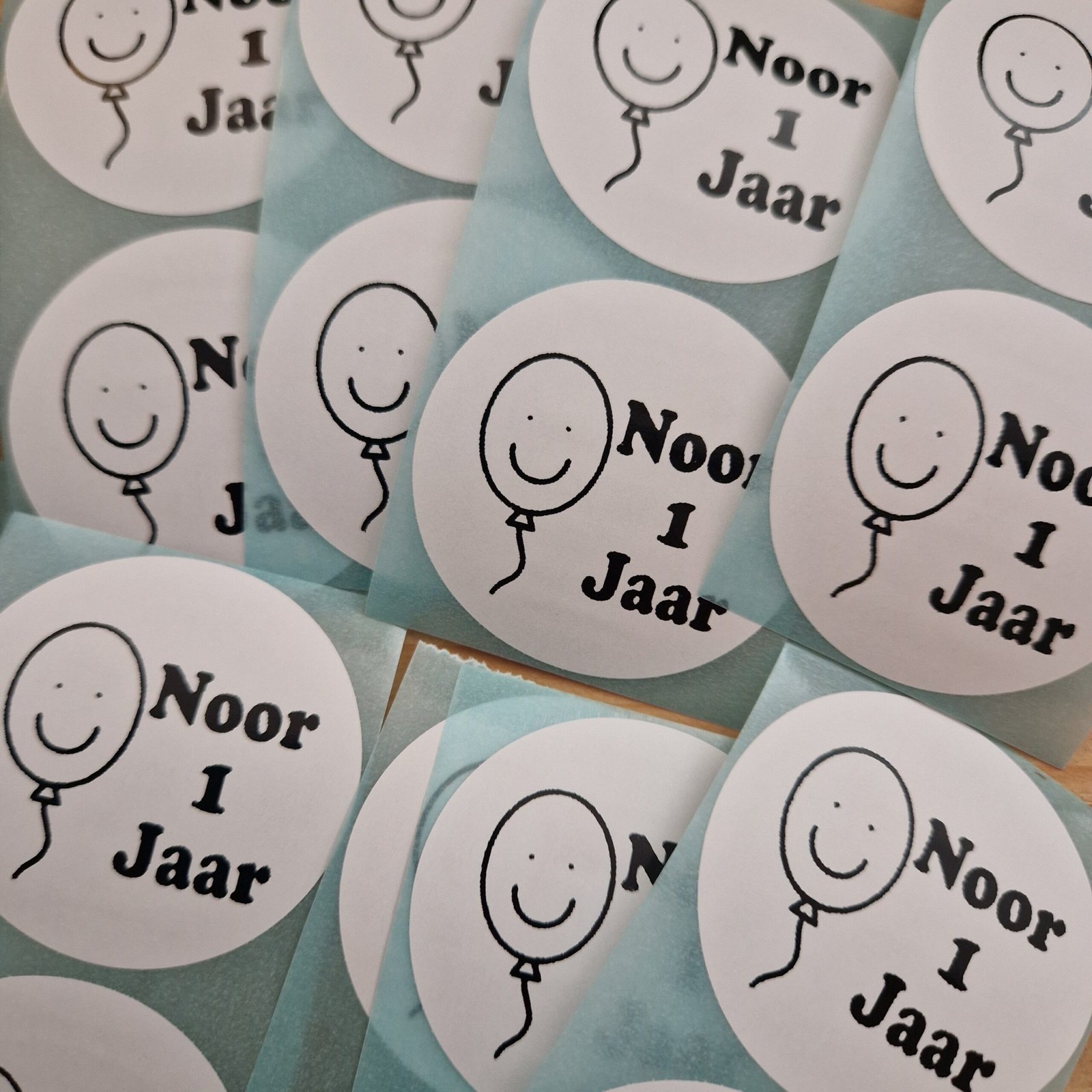 Sticker met naam ballon