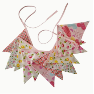 Vlaggenlijn met Stoffen Slingers Roze hartjesbloemetjes