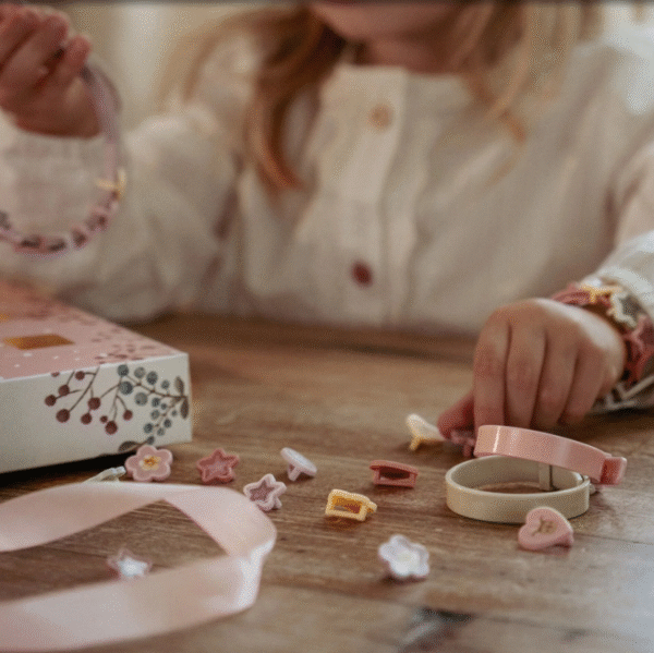 Little Dutch Adventskalender Armbandjes – Essentials