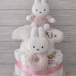 Luiertaart Nijntje knuffeldoekje en rammelaar