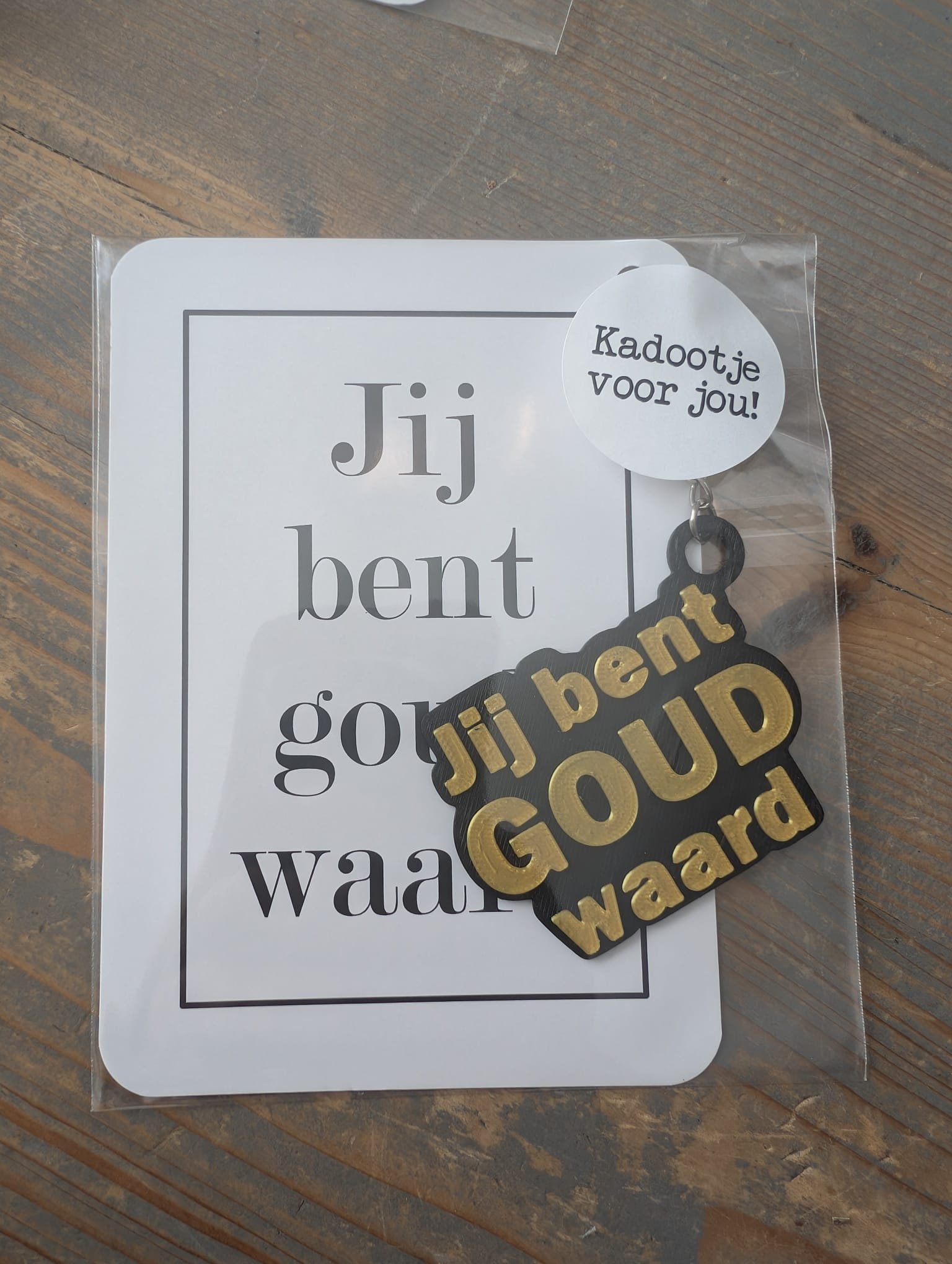 Jij bent goud waard – Cadeauset met kaart & sleutelhanger - Afbeelding 4