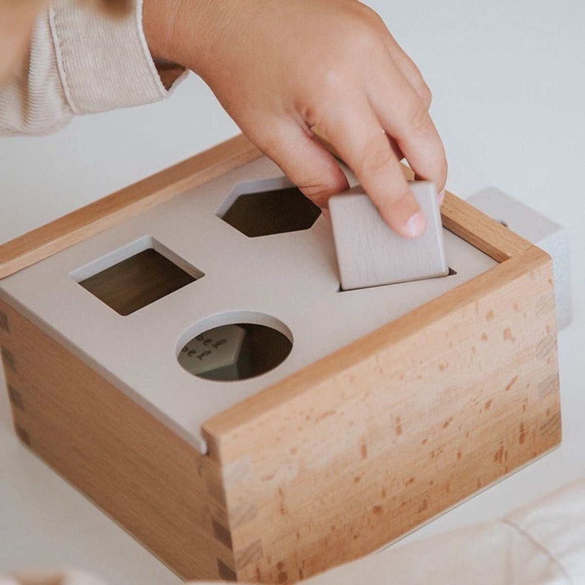Label Label - Shape Sorting Box - Nougat - Afbeelding 3